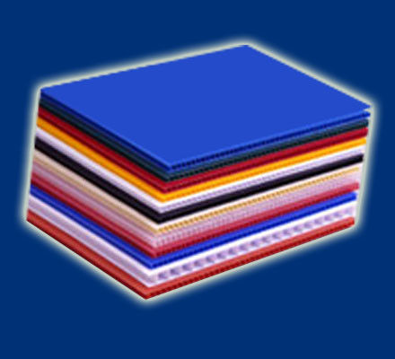 1.5-12mm Corflute PP Papan Bergelombang Lembaran Plastik Bergelombang Hitam