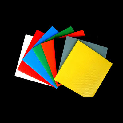 Disesuaikan PP Hollow Sheet 1.6mm Papan Correx Kosong Untuk Pertanian