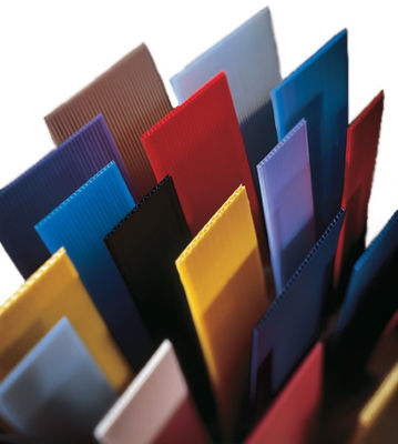 Tahan Api 3mm 4mm Lembaran Plastik Bergelombang PP Corflute Protection Sheet