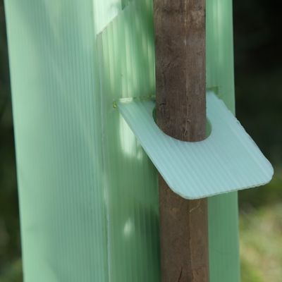 Pelindung Pohon Plastik Bergelombang Segitiga 2mm Pelindung Tanaman Corflute
