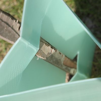 Pelindung Pohon Plastik Bergelombang Segitiga 2mm Pelindung Tanaman Corflute