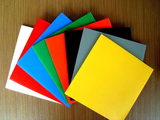 Bukti Kelembaban 10mm Coroplast Lembaran Plastik Bergelombang 6mm Lembaran Coroplast