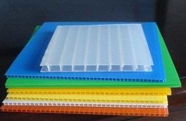 Lembar Coroplast PP Hitam 4x8 6mm Lembaran Plastik Bergelombang