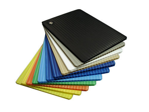 Lembaran Plastik Bergelombang PP Daur Ulang Coroplast Polypropylene Fluted Board