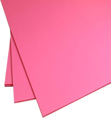Polypropylene bergelombang lembaran plastik Corflute Board Disesuaikan tahan lama